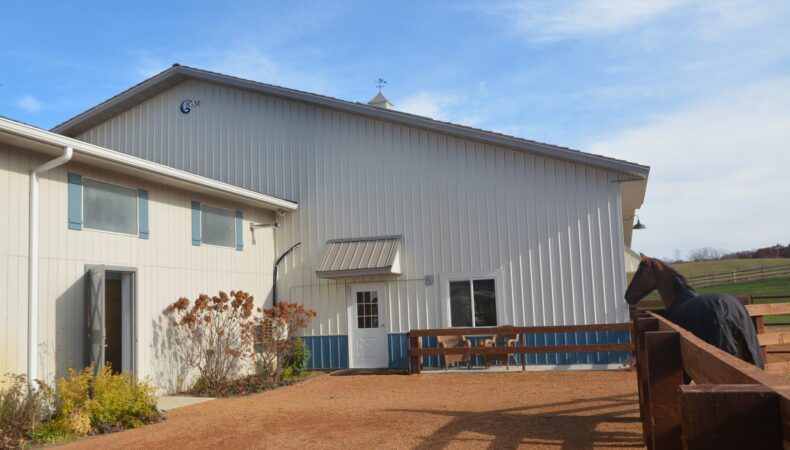 Entrance area with small patio
