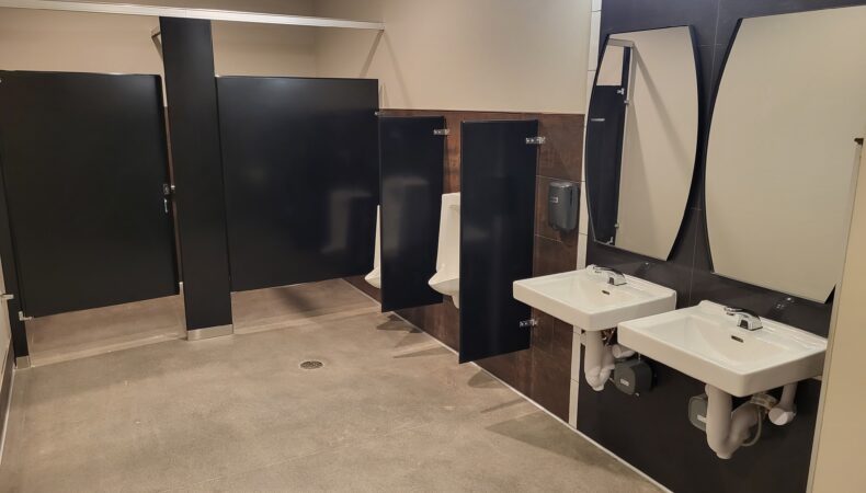 Mens bathroom