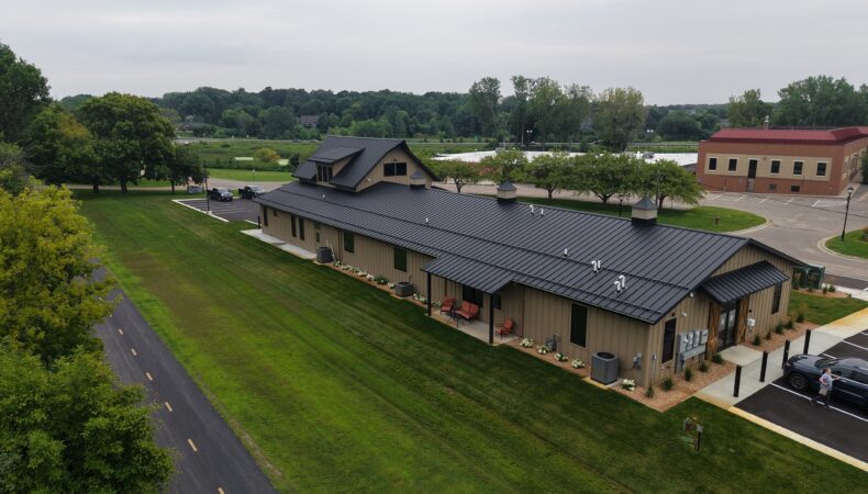 Back of vet clinic showing side of building.